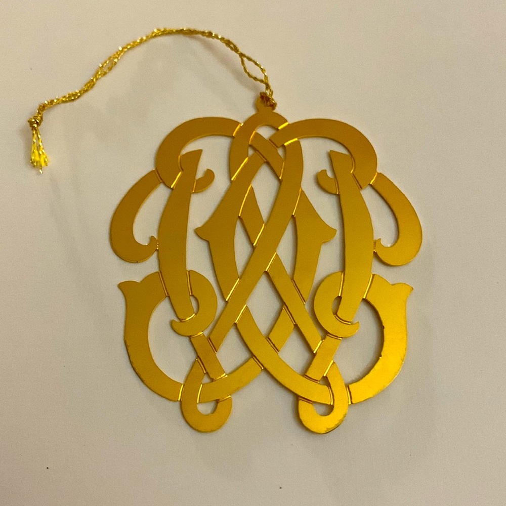 Gold Celtic monogram ornament